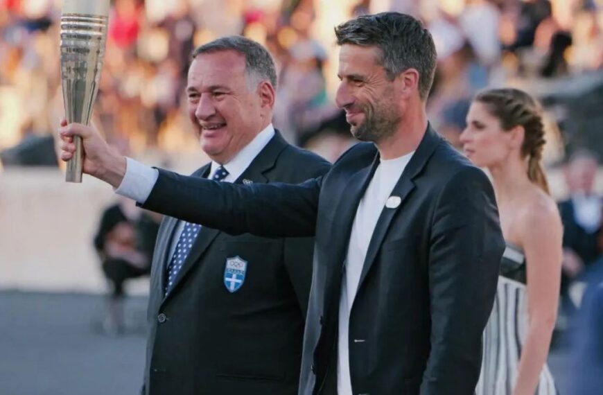 Tony Estanguet At The Olympics Ceremony