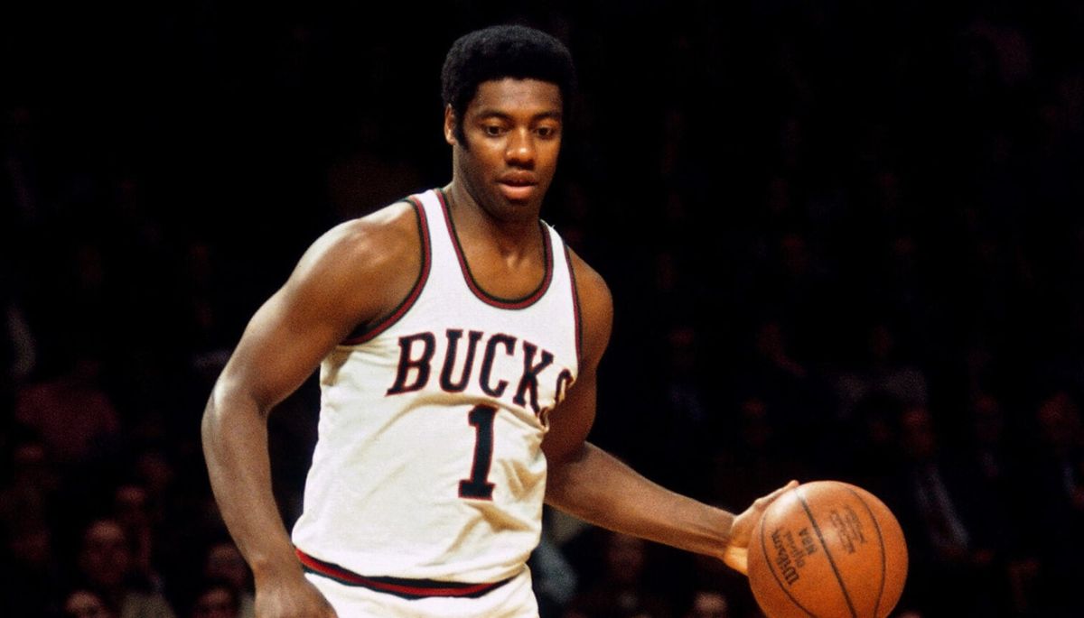 From Makeshift Hoops to NBA Revolution, Basketball Legend Oscar Robertson Celebrates 86th Birthday and Legacy with Wife,Yvonne