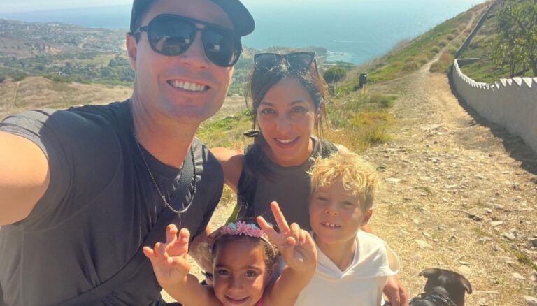 Aviv Melmed With Her Husband And Kids